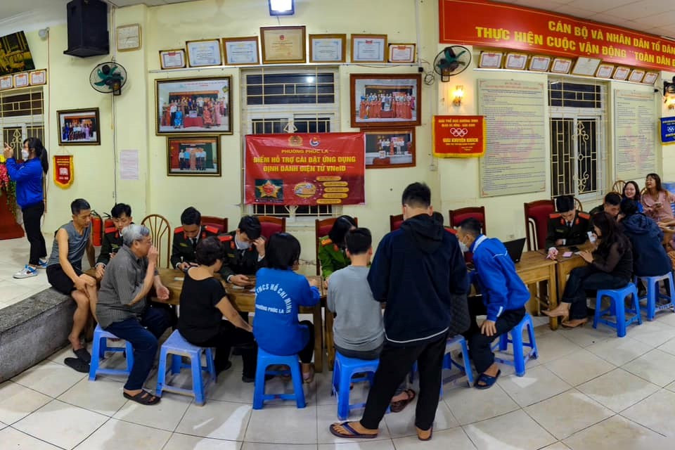 10. Công trình "Tuổi trẻ Công an nhân dân xung kích, tiên phong thực hiện chuyển đổi số - Đề án 06 của Thủ tướng Chính phủ” do Ban Thanh niên Công an nhân dân đề xuất, Lực lượng thanh niên công an nhân dân tại các địa phương triển khai. (Ảnh: PV/Vietnam+)