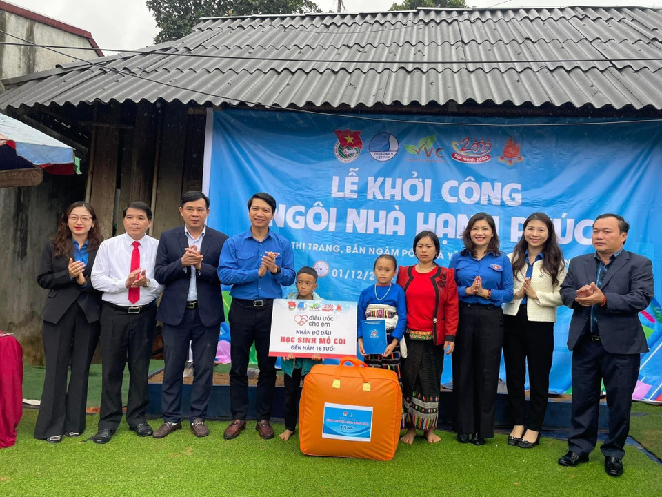 1. Công trình “Ngôi nhà hạnh phúc” do Ban Đoàn kết tập hợp Thanh niên Trung ương Đoàn đề xuất, Trung tâm tình nguyện Quốc gia và các tỉnh/thành Đoàn phối hợp triển khai. (Ảnh: PV/Vietnam+)