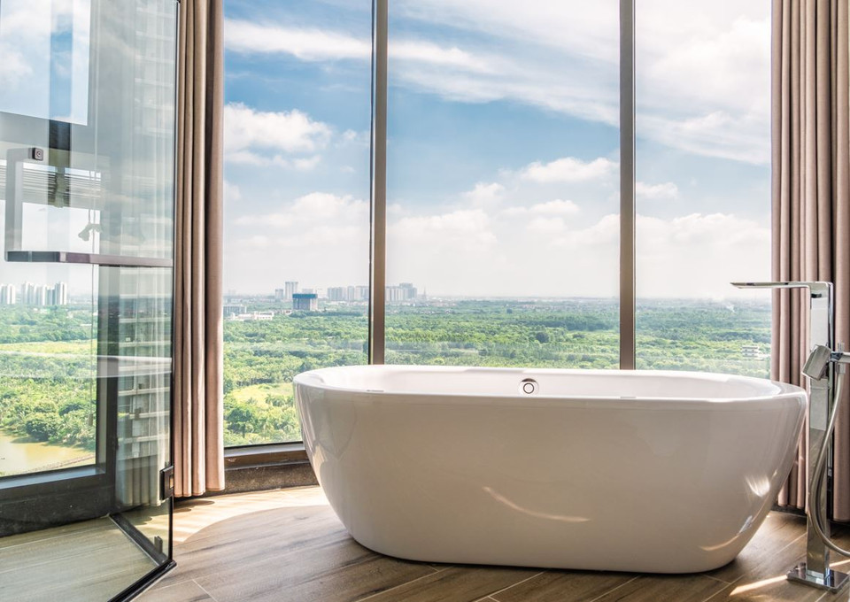 Phòng tắm như khách sạn 5 sao. Ảnh: PV/Vietnam+)