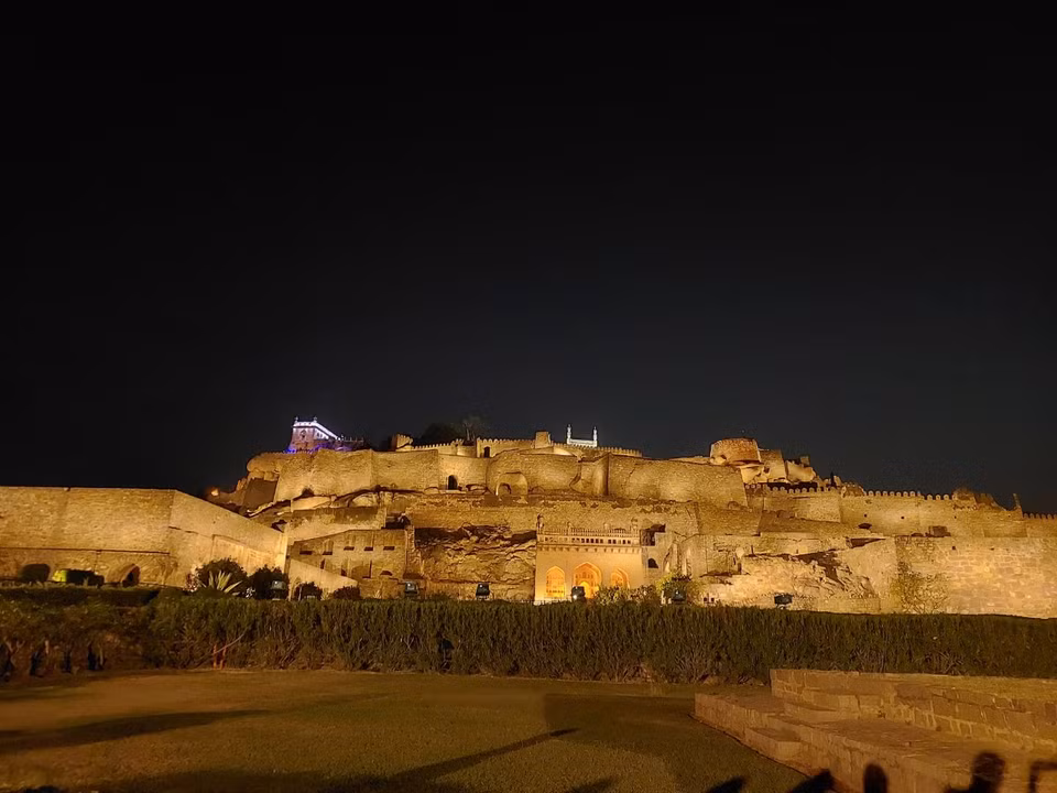 Pháo đài Golconda bừng sáng trong đêm. (Ảnh: Minh Thu/Vietnam+)