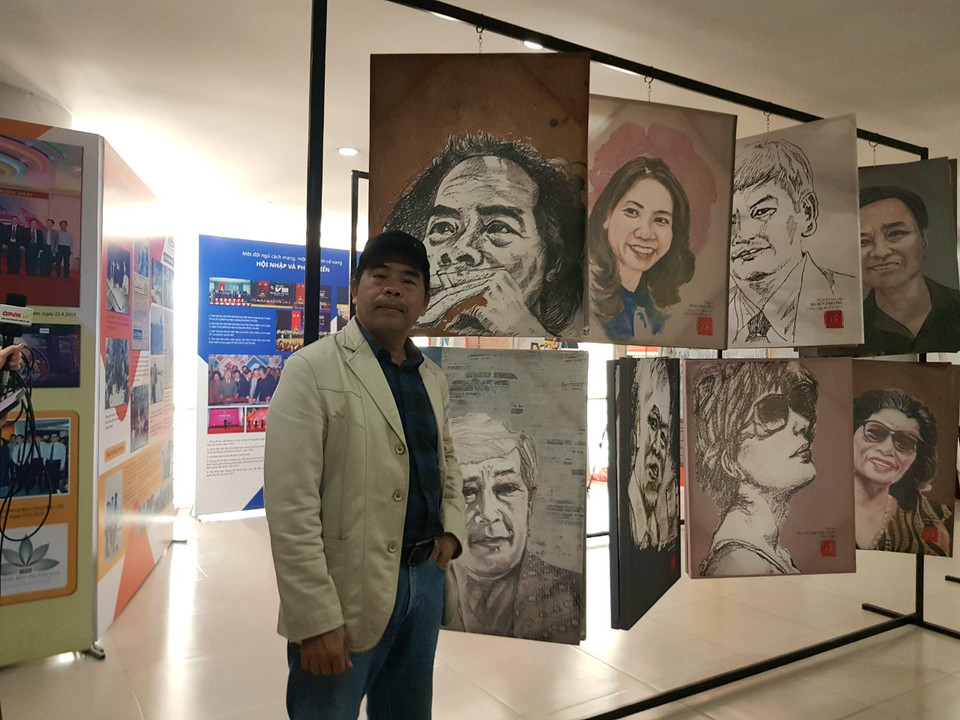 Với nhà phê bình Văn học, Phó giáo sư, tiến sỹ Ngô Văn Giá nhận xét những tác phẩm của Huỳnh Dũng Nhân đều cho thấy một tấm lòng yêu thương con người, biết ơn cuộc sống. (Ảnh: Minh Anh/Vietnam+)