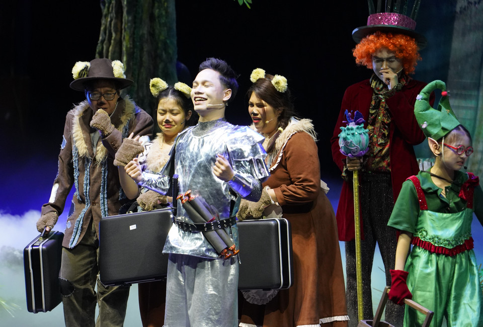 Vở nhạc kịch đã từng được ra mắt năm 2023 tại Nhà hát Lớn Hà Nội. Song, phiên bản năm 2024 hoành tráng và được đầu tư với quy mô lớn hơn, để phù hợp với sân khấu lớn của Trung tâm Hội nghị Quốc gia.(Ảnh: PV/Vietnam+)