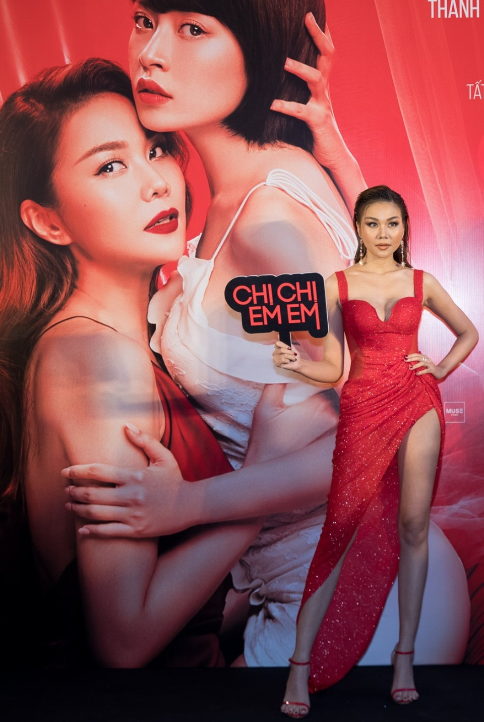 Thanh Hằng vào vai Thiên Kim - một phụ nữ thông minh, sắc sảo và quyến rũ. Cô sinh ra trong một gia đình giàu có nhưng lại không muốn an phận theo sự sắp đặt của gia đình. (Ảnh: Vietnam+)