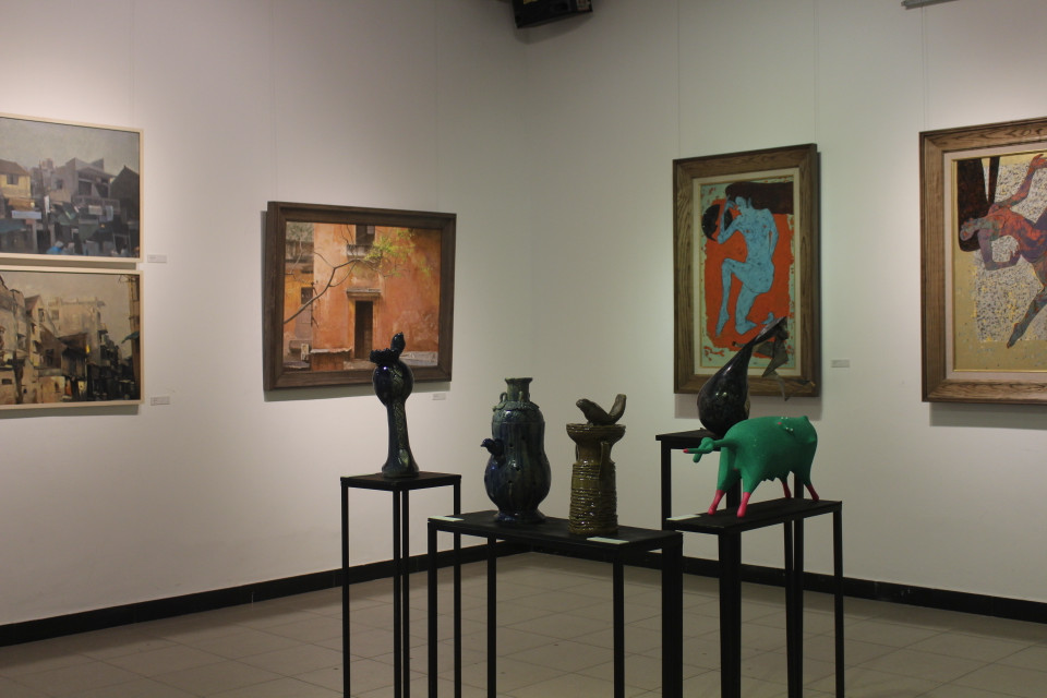 Triển lãm chính thức mở cửa tối ngày 11/11 và sẽ tiếp tục đón khách tham quan đến hết 17/11 tại Nhà triển lãm 29 Hàng Bài. Từ 20/11 đến 30/11, triển lãm sẽ tiếp tục được trưng bày tại tầng một, Nhà Art Gallery của Đại học Kiến trúc Hà Nội (Km10 Nguyễn Trãi, Phường Văn Quán, Hà Đông). (Ảnh: Minh Anh/Vietnam+)