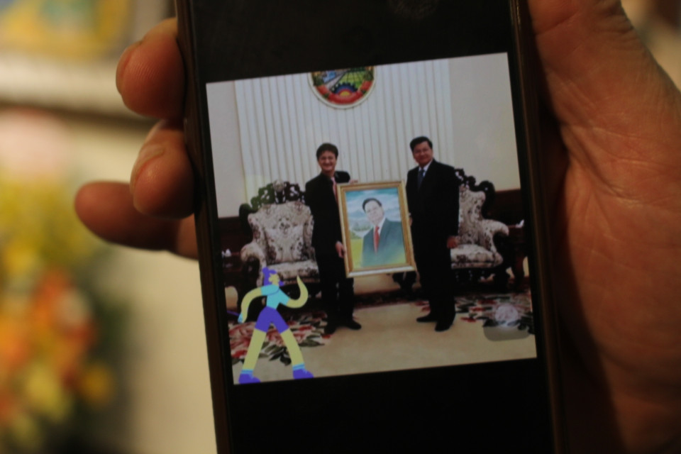 Năm 2017, đánh dấu kỷ niệm 55 năm thiết lập quan hệ ngoại giao Lào-Việt và 40 năm ký kết hiệp ước hữu nghị và hợp tác giữa hai nước. Trong năm đó, lãnh đạo Đại sứ quán đã giao cho ông nhiệm vụ vẽ bức chân dung đồng chí Tổng Bí thư, Chủ tịch nước CHDCND Lào Bounnhang Vorachithh.