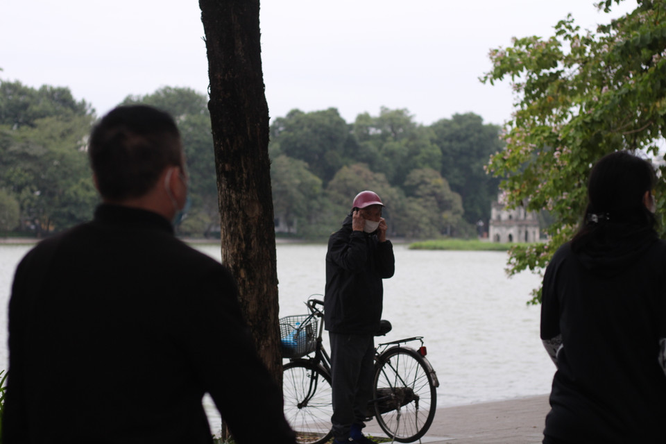 Đặc biệt là cảm giác lạnh ở khu vực ven các hồ.(Ảnh: Minh Anh/Vietnam+)