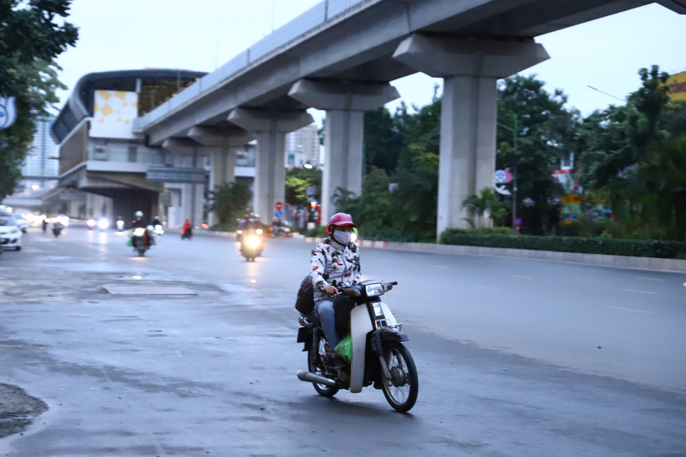 Trước đó, đợt không khí lạnh mới đã bắt đầu tràn về Bắc bộ kể từ sáng đêm 21/11. Nhiệt độ thấp nhất từ ngày 22 là 17 độ. (Ảnh: Hoài Nam/Vietnam+) 