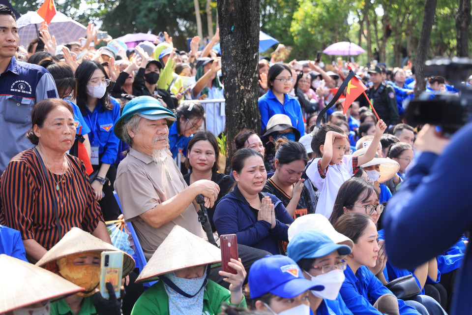Triệu trái tim cùng hướng về người lãnh đạo vĩ đại của dân tộc. (Ảnh: Hoài Nam/Vietnam+)