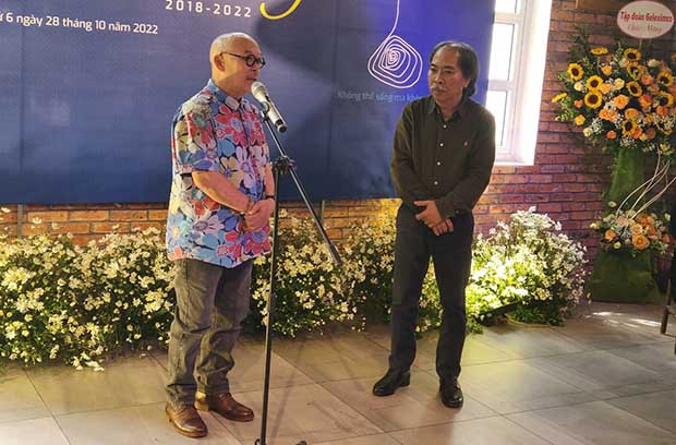 Họa sĩ Thành Chương cho rằng Viết và đọc là ấn phẩm hay và đẹp bậc nhất trong làng báo Việt Nam, may mắn có chủ biên là nhà thơ Nguyễn Quang Thiều, tập hợp được đội ngũ tài giỏi, tạo nguồn lực để có một ấn phẩm văn chương thực sự đáng nể. (Ảnh: Phong Lan)