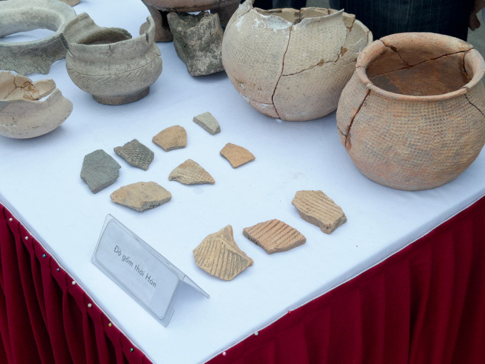 Đồ gốm thời Hán. (Ảnh: Phương Anh/Vietnam+)