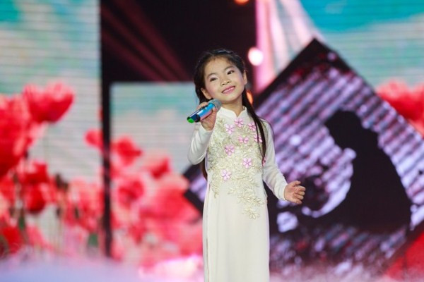 Thu An dịu dàng trong "Lời mẹ hát"...