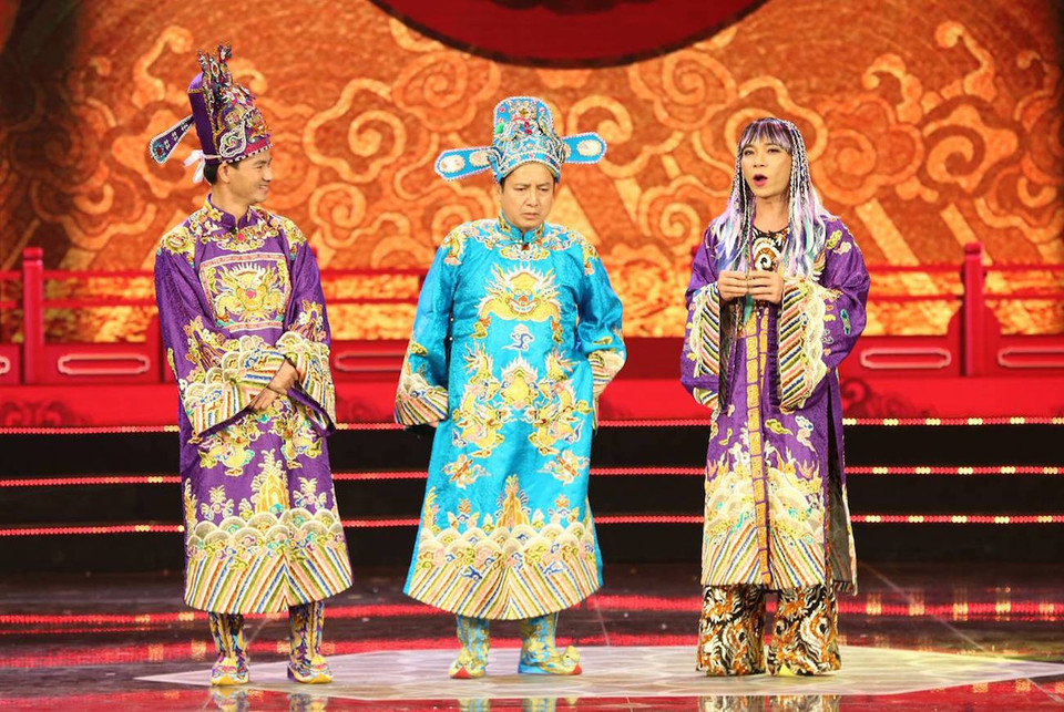 Năm nay, các nghệ sỹ có sự đổi vai. Nghệ sỹ ưu tú Chí Trung vào vai Táo Giáo dục (trong khi đó, ở những năm trước, tên tuổi nghệ sỹ Chí Trung gắn liền với vai Táo Giao thông). (Ảnh: VFC)