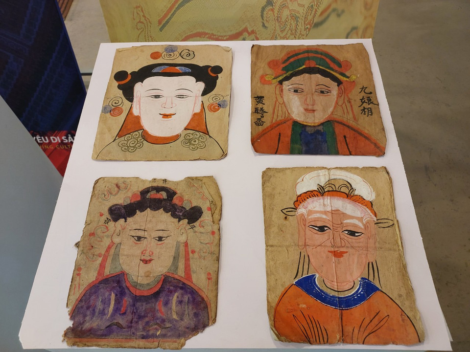 Tranh thờ các vị thần nữ. (Ảnh: Minh Thu/Vietnam+)