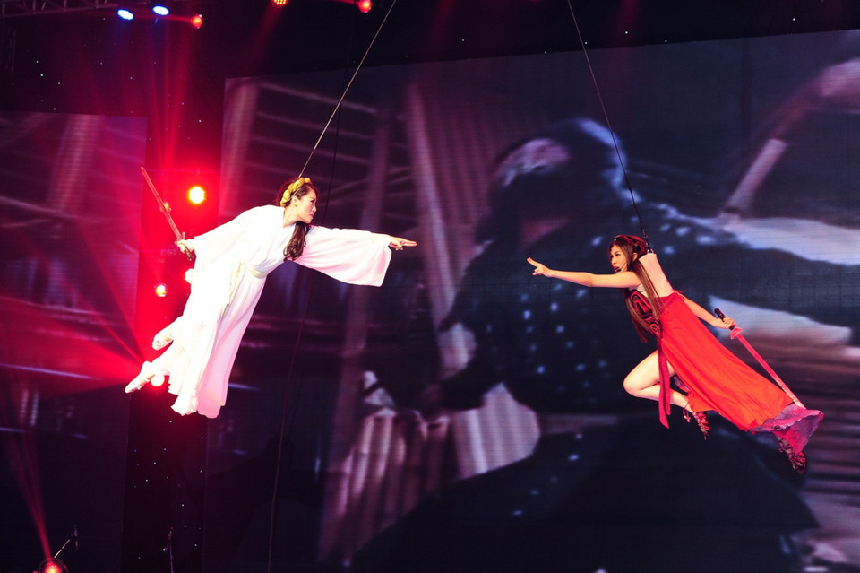 Quế Vân-Minh Thư hóa thân thành các nhân vật trong “Mỹ nhân kế” với màn trình diễn táo bạo (Ảnh: BTC)