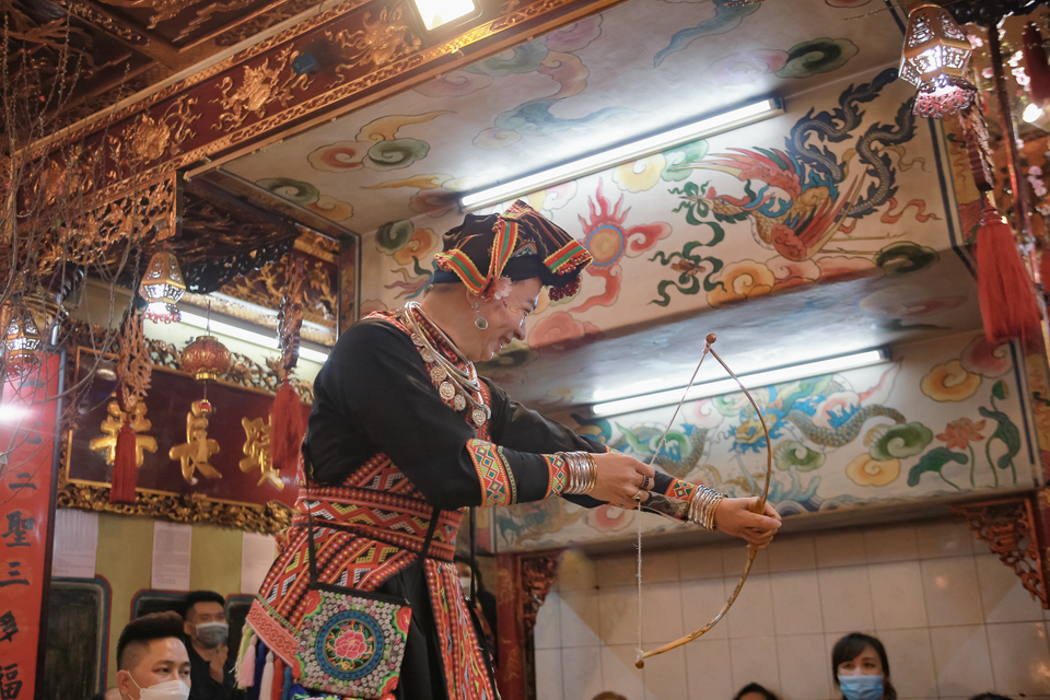 Giá Cô Bé Thượng Ngàn Sơn Trang, vị tiên cô theo hầu Mẫu Thượng Ngàn. (Ảnh: Minh Thu/Vietnam+)