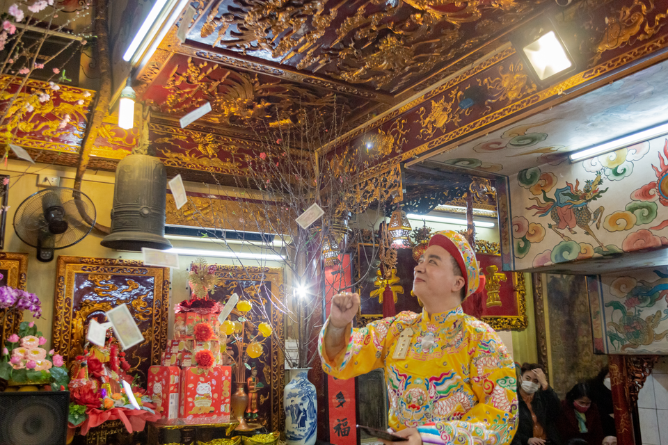 Giá Quan lớn đệ Tứ khâm sai, huyền thoại cho rằng ngài là con trai thứ tư của Vua cha Bát Hải Động Đình. (Ảnh: Minh Thu/Vietnam+)