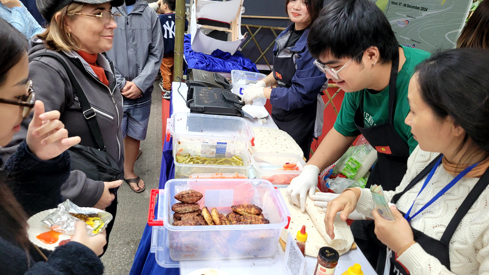 Các loại bánh từ khu vực Đông Âu, Trung Á được quan tâm nhờ hương vị đậm đà, kích thích đa giác quan. (Ảnh: Minh Anh/Vietnam+)