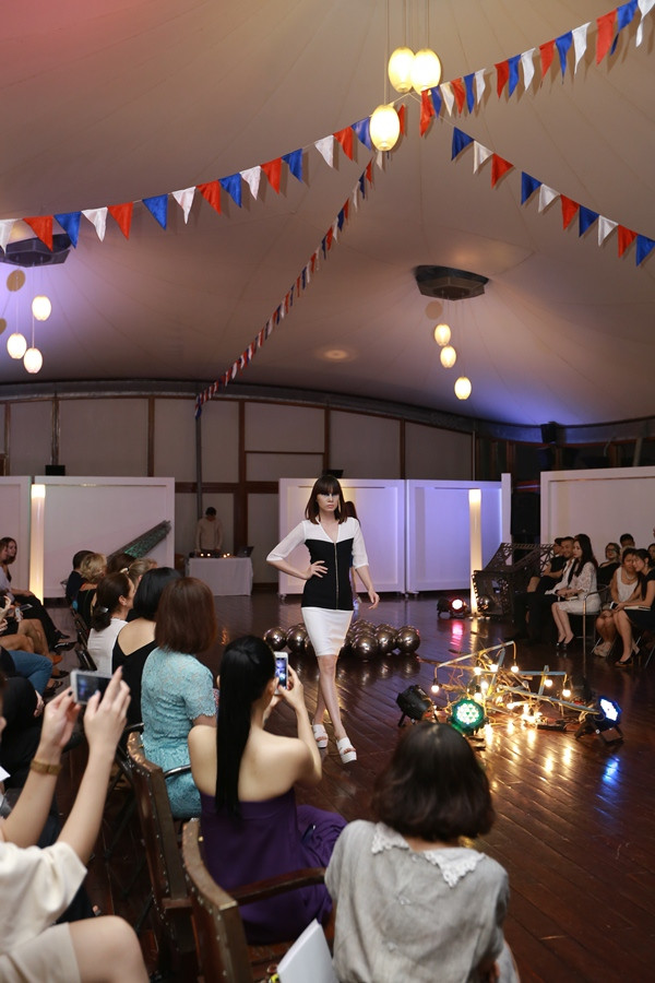 Bộ sưu tập thời trang Xuân Hè 2015 của nhà thiết kế Hà Trương có chủ đề ‘New Age Travelers’ (Ảnh: BTC)