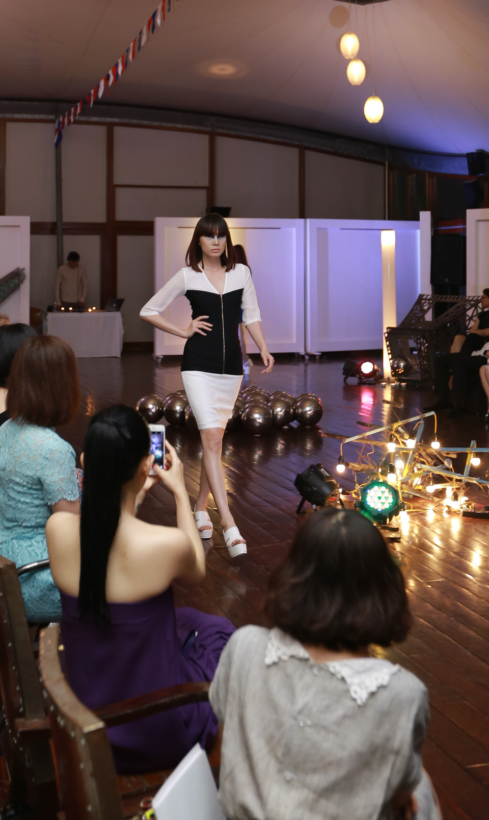 Buổi ra mắt do Đại sứ quán Pháp tại Việt Nam tổ chức. (Ảnh: Hoàng Long/ Vietnam+)