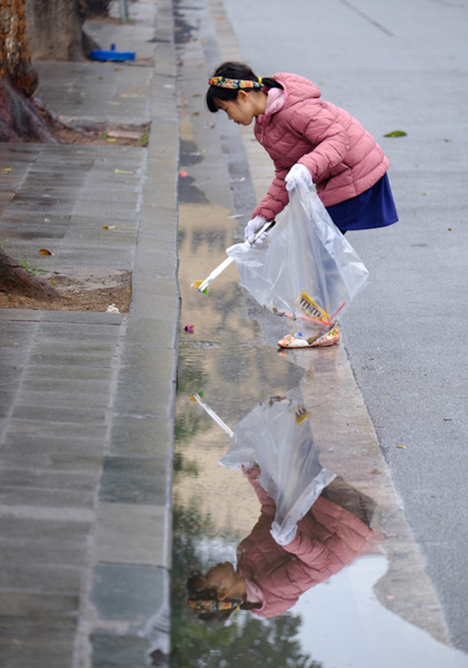 Hành động 'Giữ sạch môi trường.' (Nguồn ảnh: BTC)