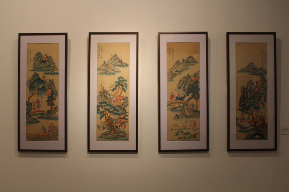 Quen thuộc nhất có lẽ chính là những bộ Tứ bình Bốn mùa. Hiện nay, tại triển lãm đang có bảy bộ Tứ bình Bốn mùa với những bút pháp và cách thể hiện khác nhau. (Ảnh: Minh Anh/Vietnam+)