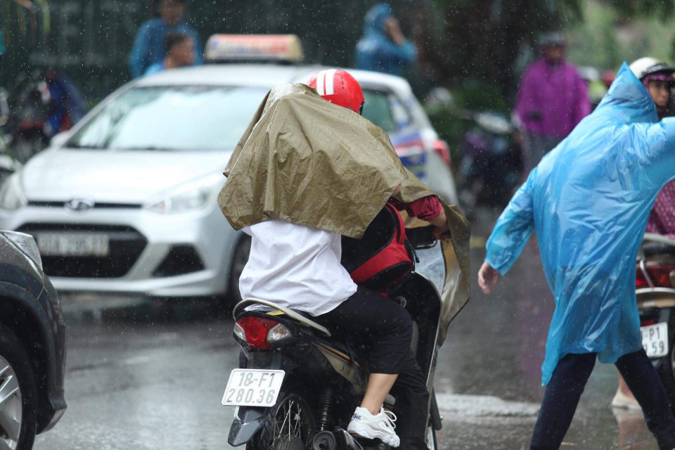 Thí sinh đã kết thúc môn thi cuối cùng của kỳ thi trung học phổ thông quốc gia. Nhiều em cho biết sẽ nghỉ xả hơi trong những ngày tới. (Ảnh: Sơn Bách/Vietnam+)