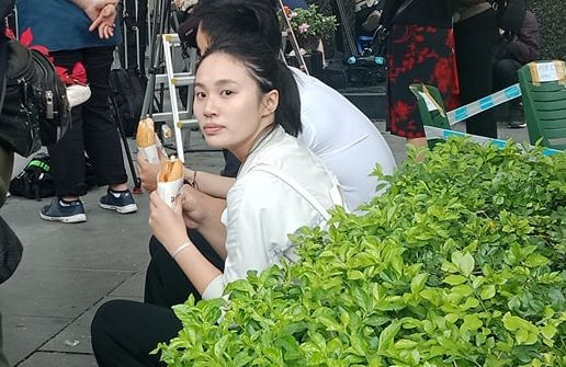 Bánh mì kẹp cũng là một trong những món ăn đường phố nổi tiếng ở Việt Nam, được nhiều du khách quốc tế đánh giá là một trong những món ăn nhất định phải thử khi đến Việt Nam. (Ảnh: Mạnh Hùng/Vietnam+)