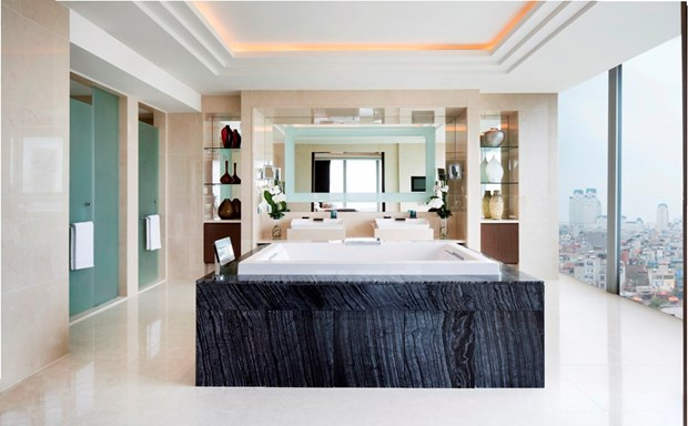 Phòng tắm lớn tiện nghi, hiện đại. (Nguồn: J.W Marriott)
