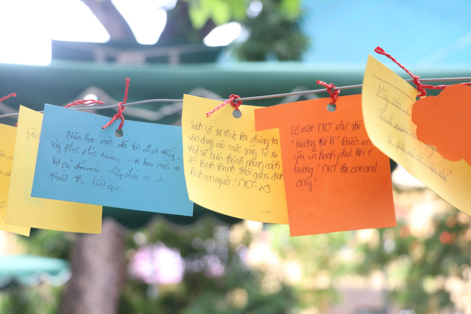 Những lời chúc, mong muốn từ câc thầy cô và học trò dành cho năm học mới. (Ảnh: Minh Anh/Vietnam+)