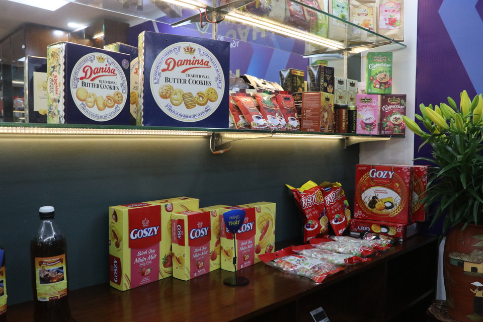 Ngược lại, phía cơ quan chức năng cho biết đã phải phối hợp giữa các lực lượng khác như hải quan, biên phòng, thuế, công an... để thắt chặt quản lý. (Ảnh: Minh Anh/Vietnam+)