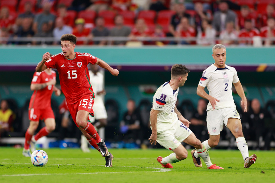 Sau trận đầu tiên của bảng B như một ''bữa tiệc bàn thắng'' giữa Anh và Iran, trận đấu còn lại giữa Mỹ và xứ Wales được kỳ vọng sẽ bùng nổ không kém. (Ảnh: Hải An/Vietnam+)