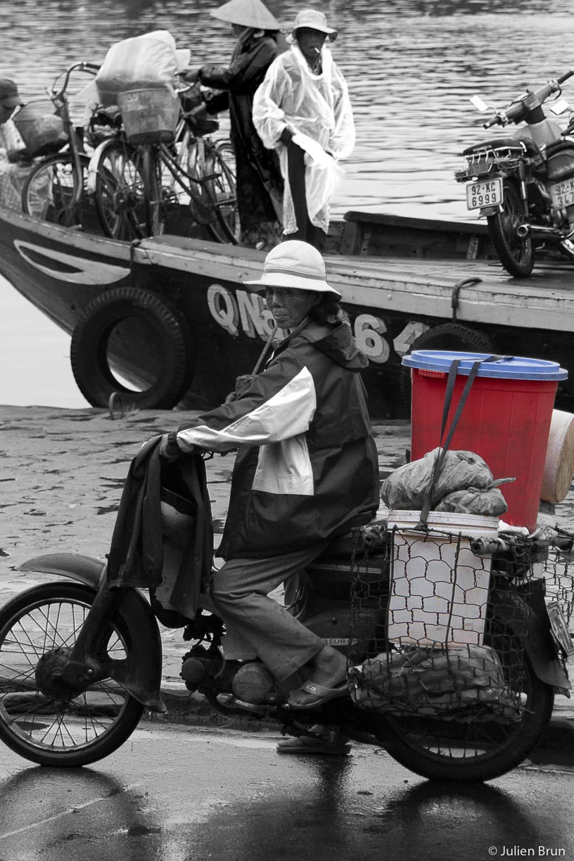 Cùng với sự phát triển của tiếng Việt, các từ hỗn chủng được tạo ra ngày càng nhiều, đóng vai trò quan trọng trong việc diễn đạt các khái niệm mới trong xã hội hiện đại. (Ảnh: BTC)