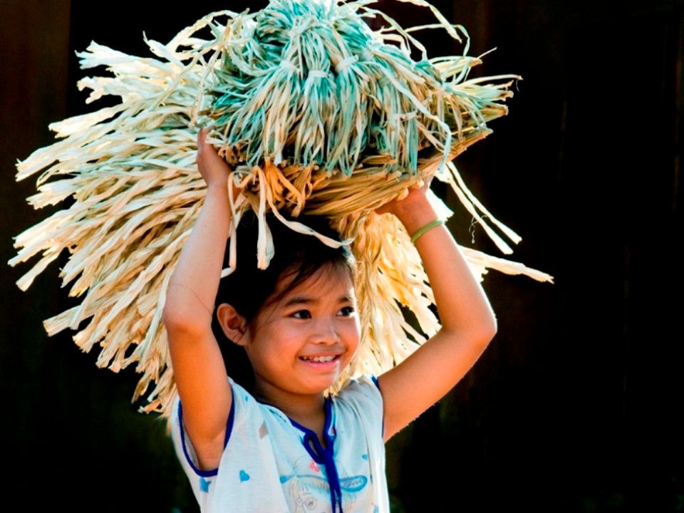 'Tuổi thơ làng Chuông (Thanh Oai)' qua ống kính của tác giả Tuyết Minh.