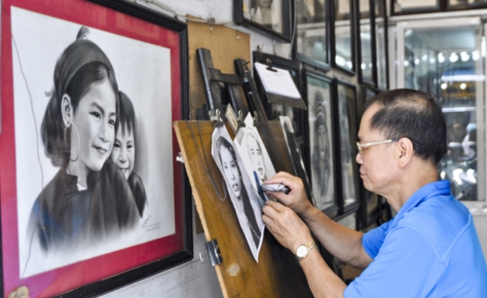 Chân dung 'Họa sỹ truyền thần Trần Thịnh (24 Hàng Ngang).' (Ảnh: Nguyễn Văn Thanh)