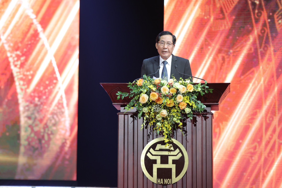  Nhà báo Thuận Hữu, Chủ tịch Hội Nhà báo Việt Nam, Chủ tịch Hội đồng Giải Báo chí Quốc gia phát biểu tại Lễ trao giải. (Ảnh: Hoàng Đạt/Vietnam+)