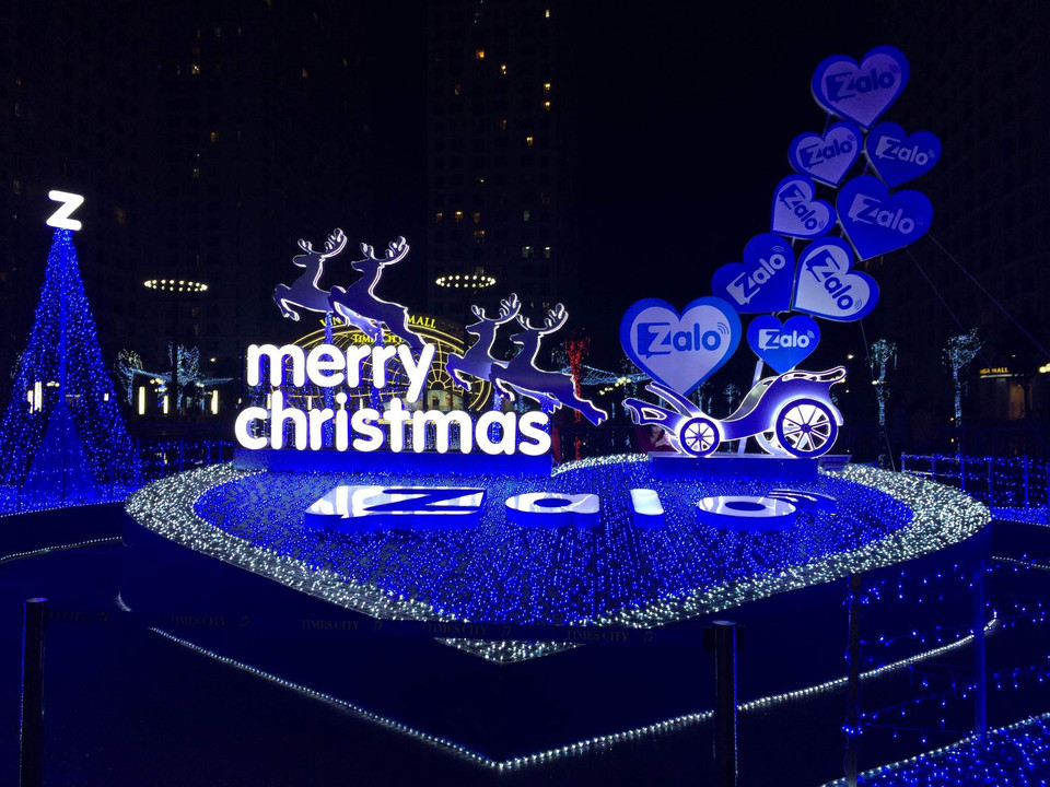 Lời chúc Giáng sinh tại Khu đô thị Times City (Ảnh: Nhật Linh/Vietnam+)