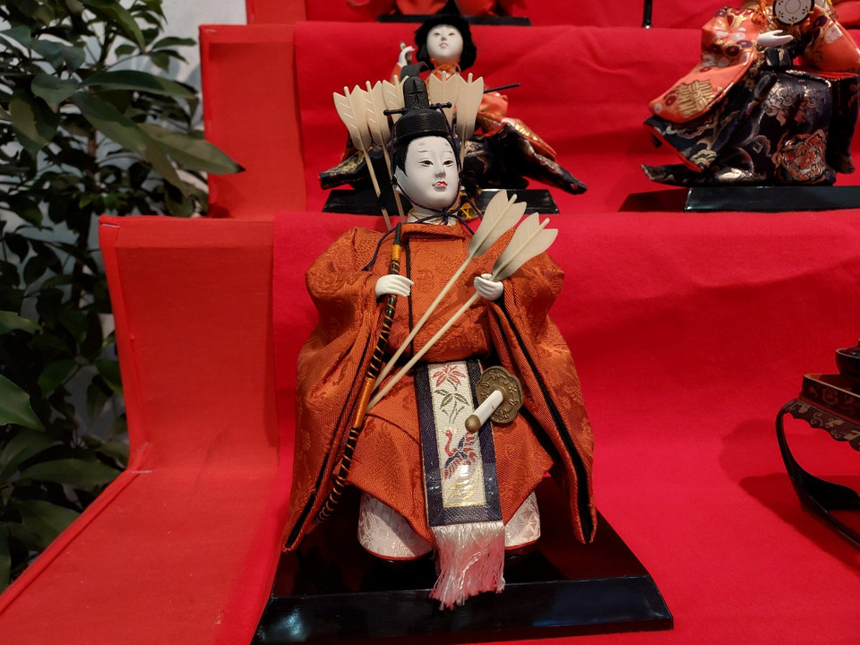 Viên quan Thượng thư cánh hữu, trẻ tuổi. (Ảnh: Minh Thu/Vietnam+)