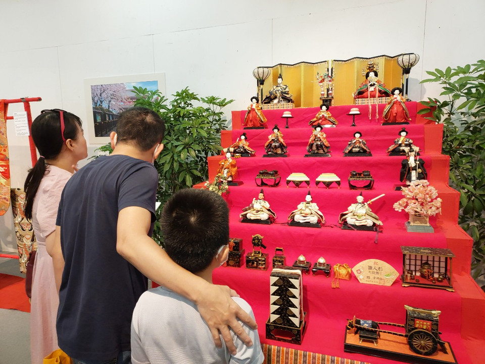 Những con búp bê và các vật dụng đều được trang trí tinh xảo. (Ảnh: Minh Thu/Vietnam+)