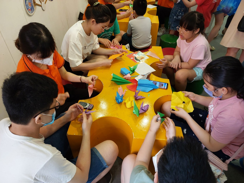  Sự kiện hứa hẹn sẽ là một món quà ý nghĩa dành tặng cho các bạn nhỏ và công chúng Thủ đô, đặc biệt là những người yêu mến văn hóa Nhật Bản với nhiều hoạt động trải nghiệm thú vị (Ảnh: Minh Thu/Vietnam+)