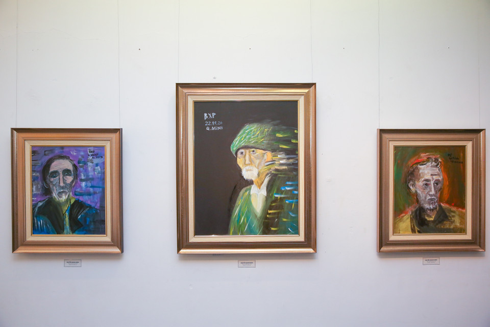 Những bức chân dung Bùi Xuân Phái dưới nét vẽ của Nguyễn Quang Minh. (Ảnh: Minh Sơn/Vietnam+)