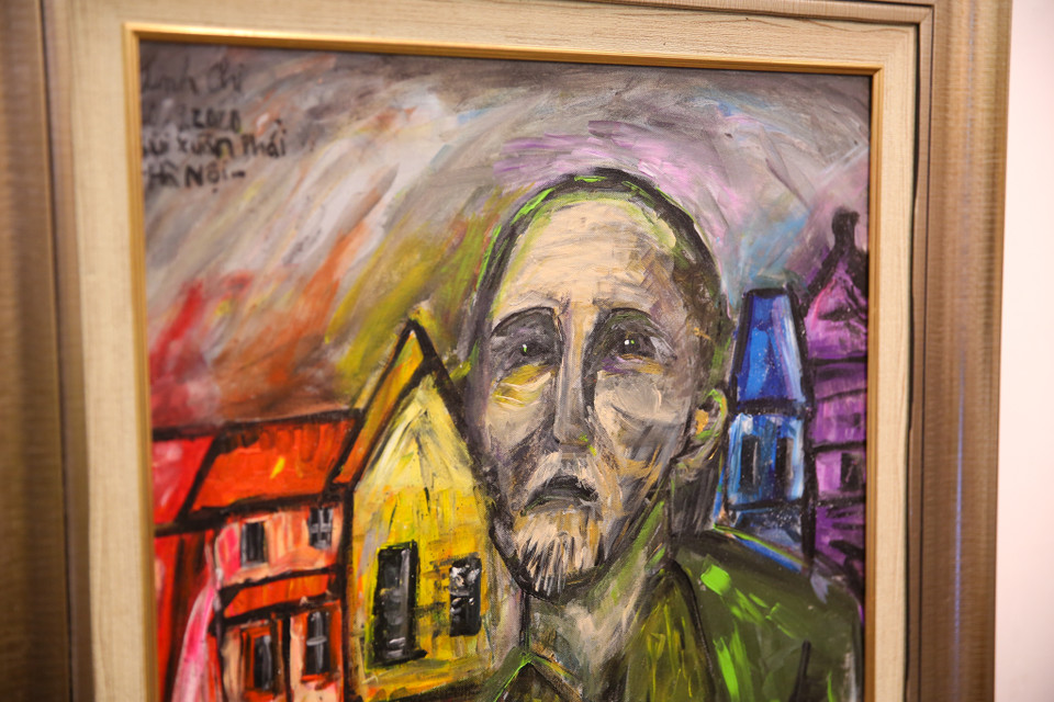 Nhân dịp 100 năm ngày sinh của cố danh họa Bùi Xuân Phái, họa sỹ Văn Dương Thành - 'nàng thơ' từng xuất hiện trong hơn 300 bức tranh của Bùi Xuân Phái đã mở cuộc triển lãm cho các học trò nhí của mình tại Bảo tàng Mỹ thuật Việt Nam, 66 Nguyễn Thái Học, Hà Nội. Trong hình là tác phẩm của Nguyễn Linh Chi (12 tuổi). (Ảnh: Minh Sơn/Vietnam+)