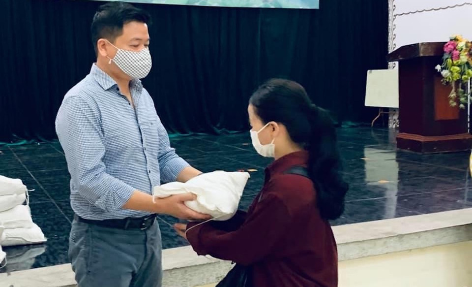 Ca sỹ Đăng Dương đồng hành cùng chương trình. (Ảnh: CTV/Vietnam+)