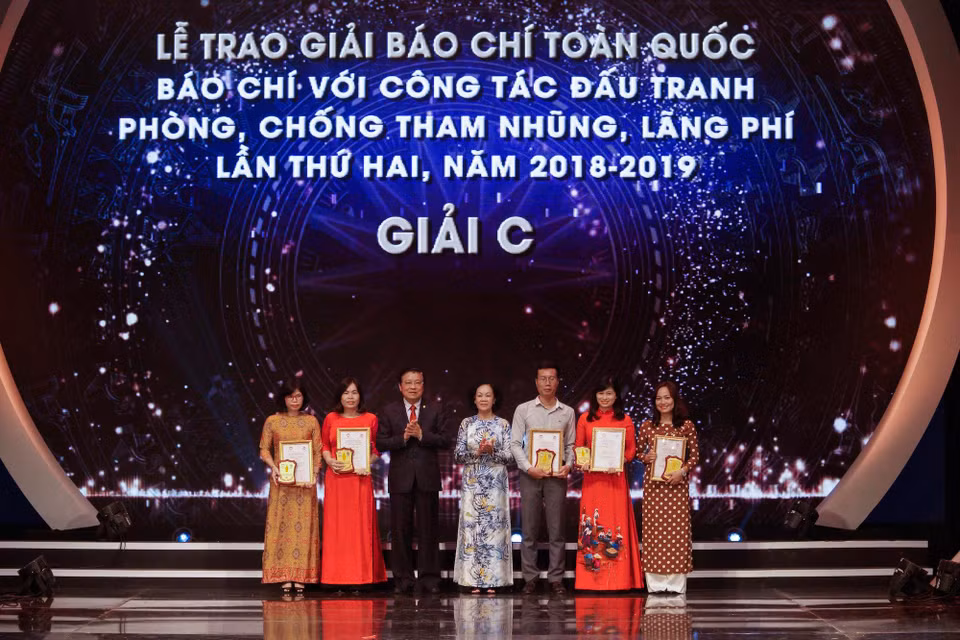 Ông Trần Thanh Mẫn khẳng định, Ủy ban Trung ương Mặt trận Tổ quốc Việt Nam, Hội Nhà báo Việt Nam sẽ luôn đồng hành, chia sẻ với các cơ quan thông tấn báo chí và tiếp tục bảo vệ những người làm báo để mỗi nhà báo luôn thể hiện được bản lĩnh của mình trước cuộc đấu tranh cam go, quyết liệt này. (Ảnh: Minh Hiếu/Vietnam+)