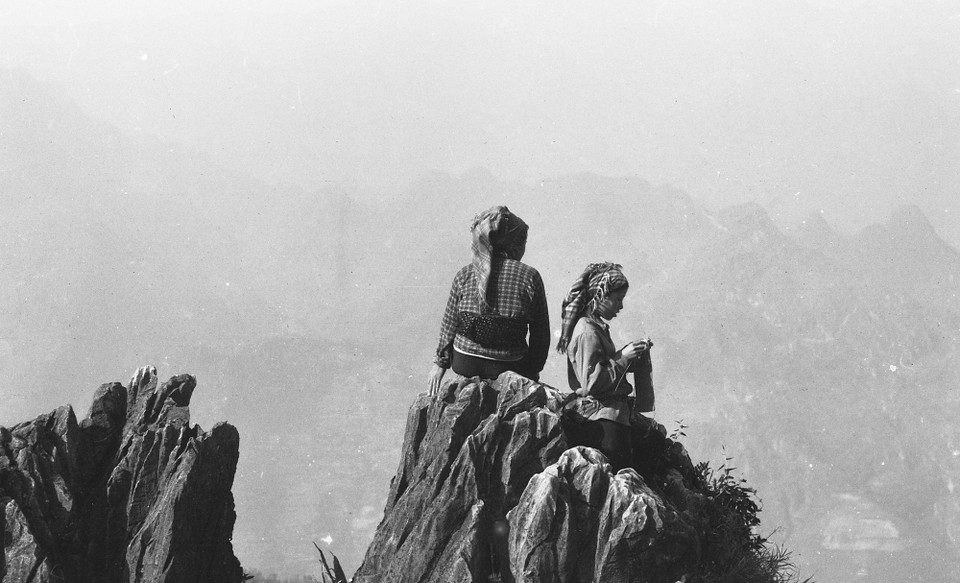 Những tác phẩm trưng bày lần này tập trung đặc tả vẻ đẹp của cảnh sắc thiên nhiên… (Ảnh: NSND Nguyễn Hữu Tuấn)