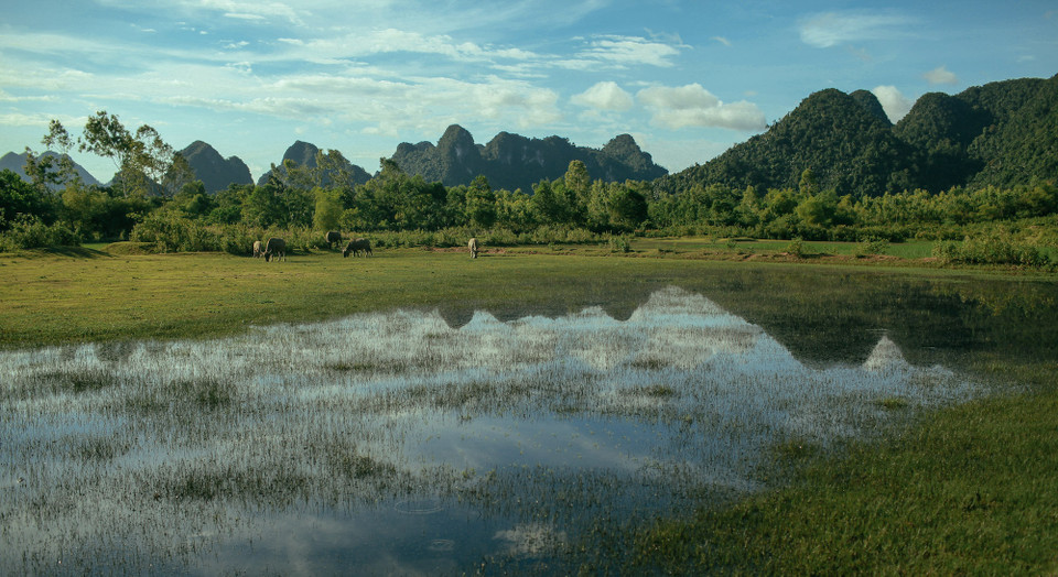 'Tôi rất ấn tượng với vẻ đẹp kỳ vĩ và hoang sơ của thiên nhiên nơi đây,' đạo diễn Victor Vũ chia sẻ. (Ảnh: CJ)
