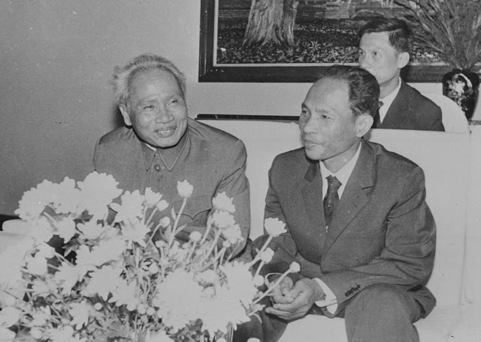 Chủ tịch Mặt trận dân tộc cứu nước Campuchia Heng Samrin tiếp Thủ tướng Phạm Văn Đồng sang thăm chính thức Campuchia, ngày 17/2/1979. (Ảnh: Tư liệu TTXVN)