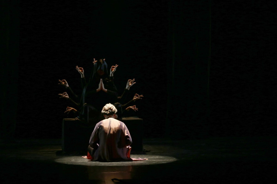 'Quẫn' là kịch bản nổi tiếng của cố tác giả Lộng Chương. Bản đựng đầu tiên của nghệ sỹ nhân dân Trần Hoạt đã từng tạo nên một 'cơn sốt' trong đời sống sân khấu Việt những năm 60 của thế kỷ trước với khoảng 2.000 buổi diễn. (Ảnh: NHTT)