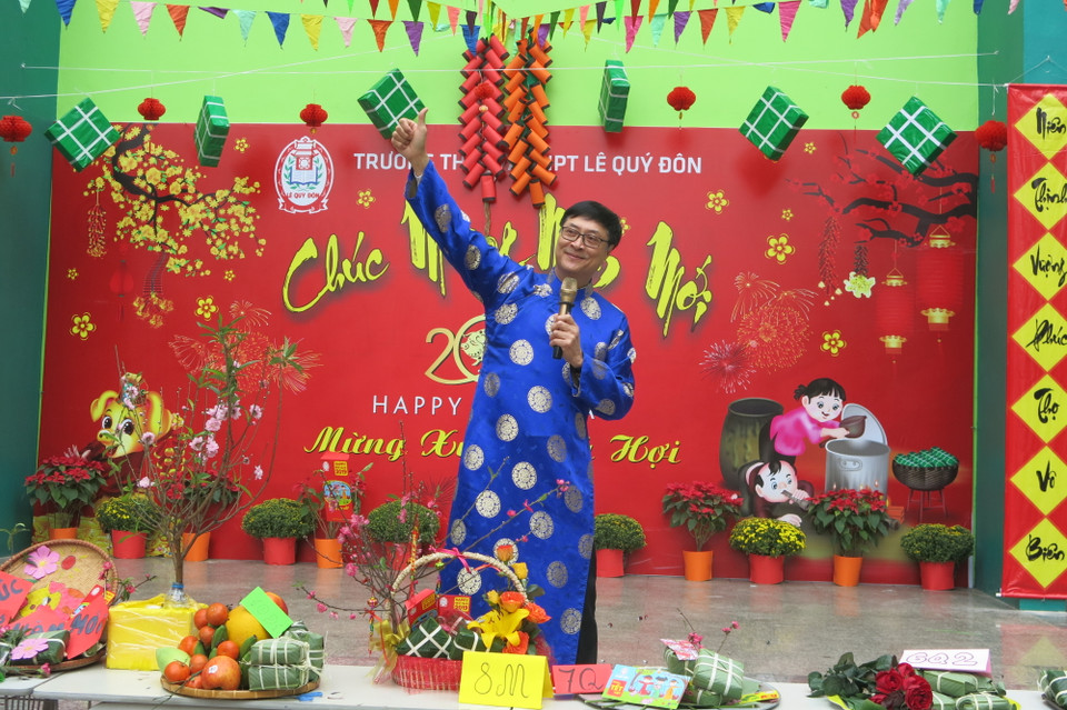 Thầy Nguyễn Quốc Bình nguyên là hiệu trưởng Trường Trung học phổ thông Việt Đức. Sau khi nghỉ hưu, ông được mời về làm Hiệu trưởng tại Trường Lê Quý Đôn. (Ảnh: PV/Vietnam+)