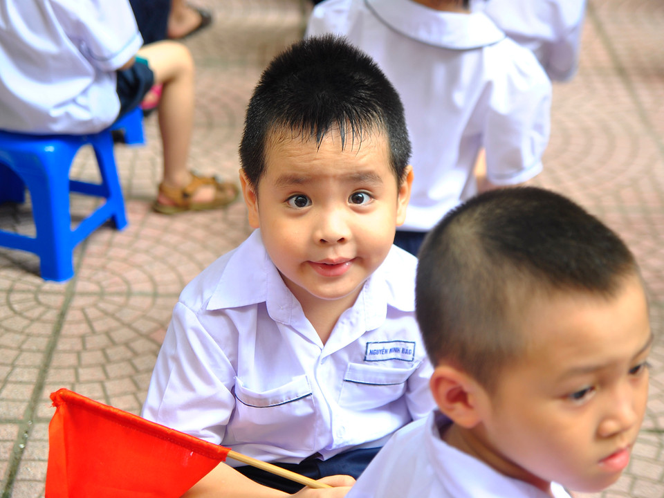 Đôi mắt to tròn, hồn nhiên của học sinh lớp một. (Ảnh: Võ Phương/Vietnam+)