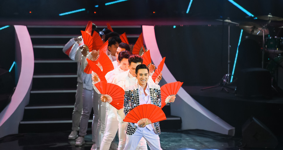 Những màn vũ đạo sinh động cũng là điểm nhấn thú vị của đêm diễn. (Ảnh: Vietnam+)